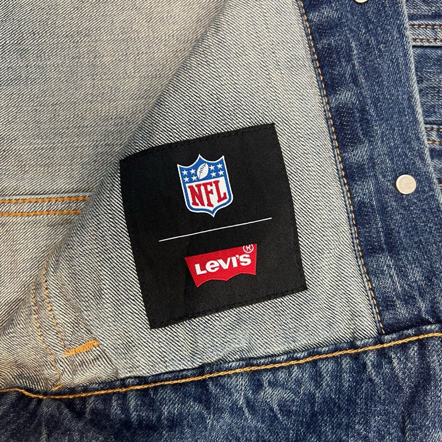 VTG LEVIS NFL COLAB SAN FRANCISCO 49ERS TYPE 3 TRUCKER DENIM JACKET S 38”