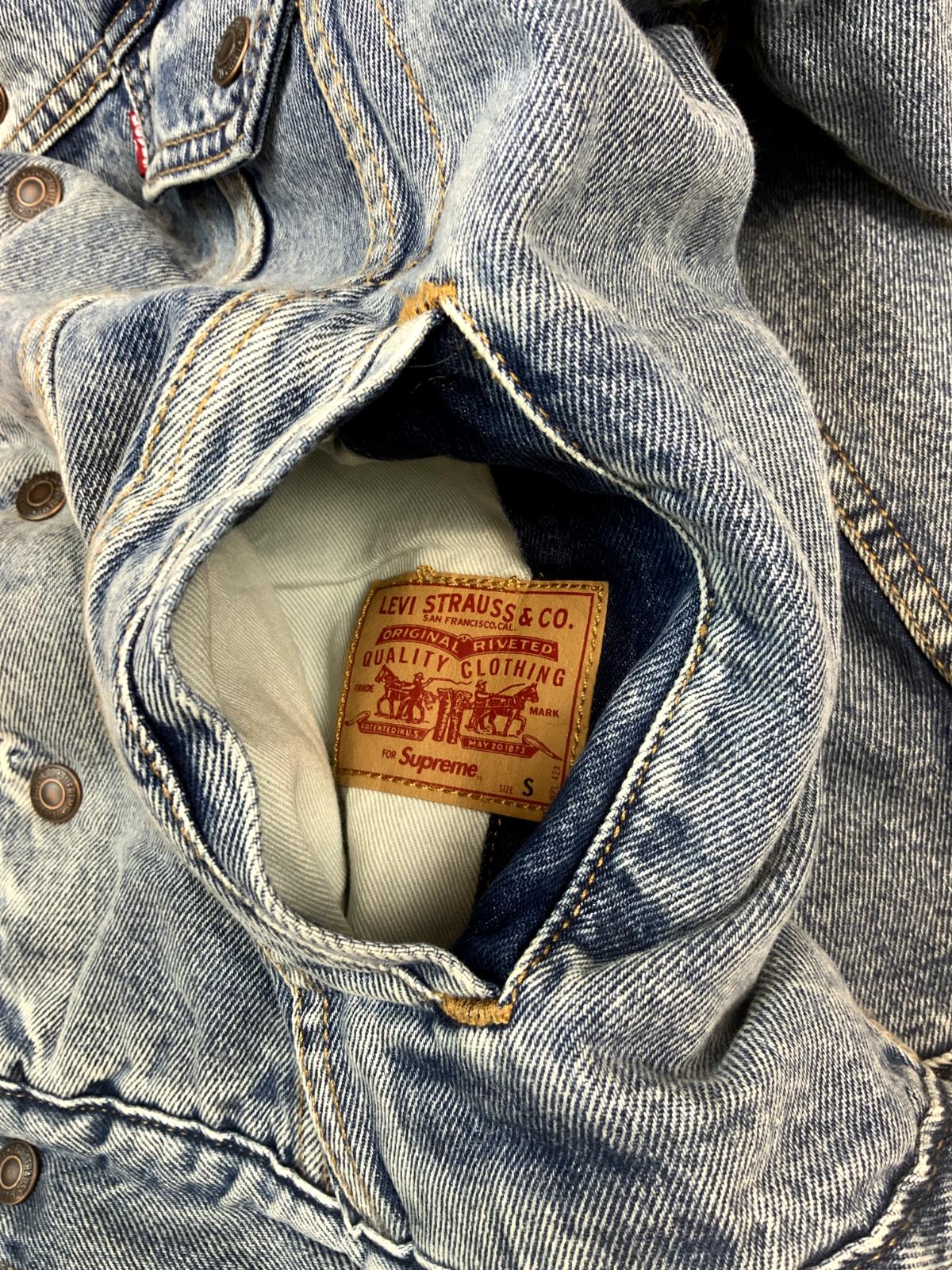 SUPREME LEVIS QUILTED REVERSIBLE DENIM TRUCKER JACKET SIZE S M