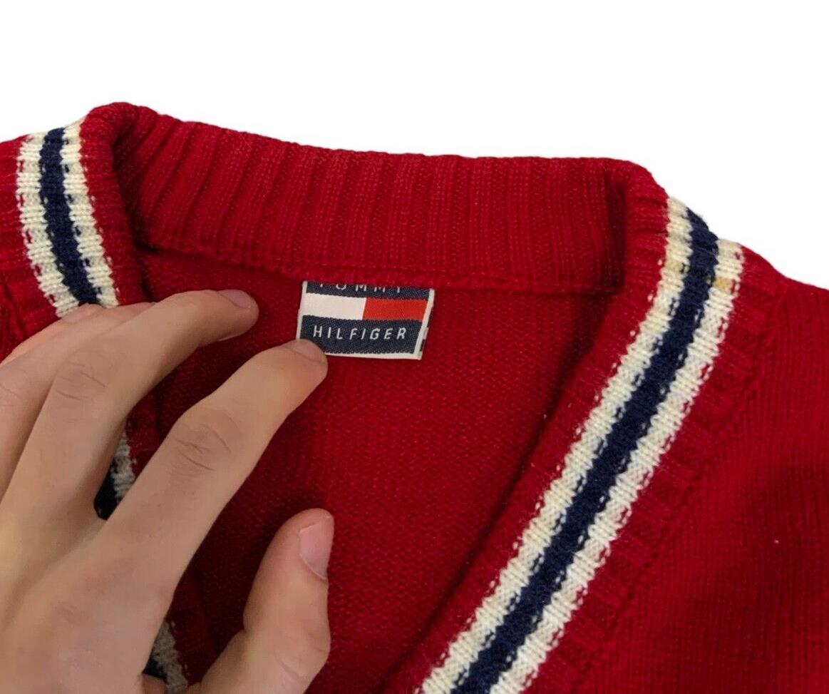 VTG 80s 90s TOMMY HILFIGER RED CHUNKY KNIT V NECK LOGO JUMPER SIZE L