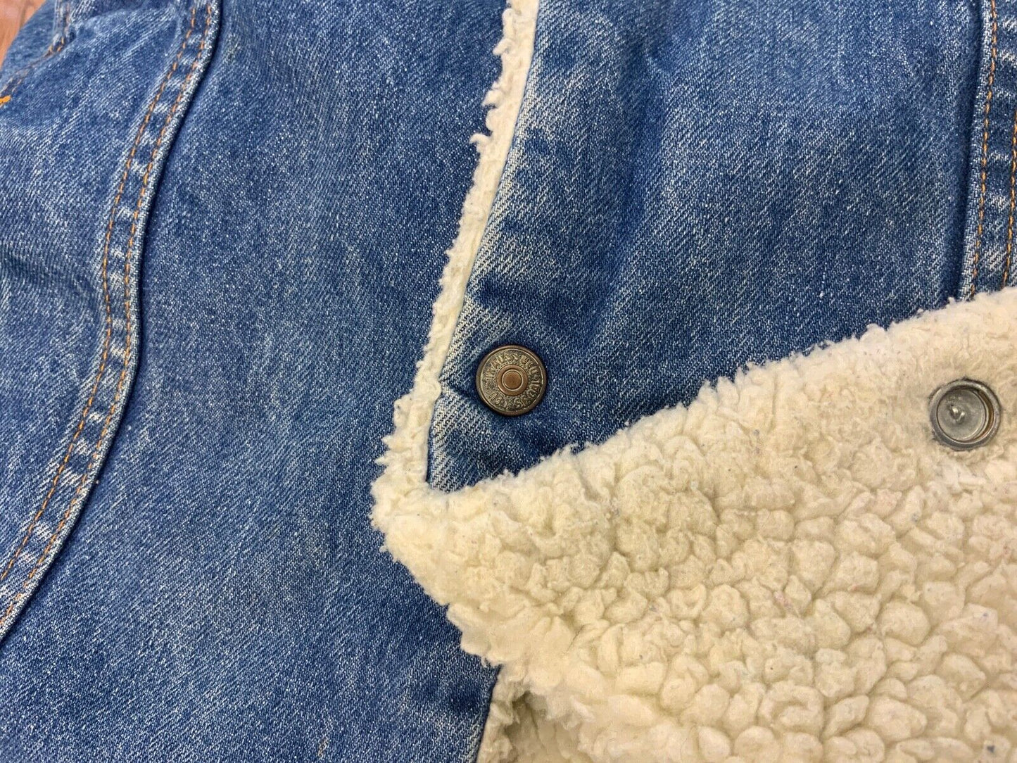 VTG 80s USA LEVIS ORANGE TAB SHERPA LINED DENIM CHORE BARN JACKET WESTERN L 42