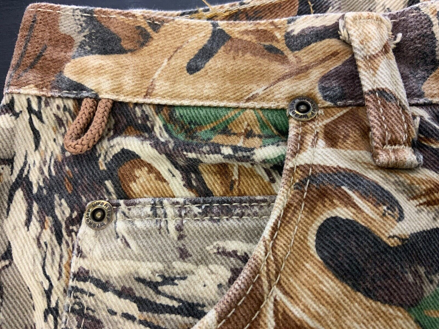 VTG USA MADE WRANGLER ADVANTAGE REAL TREE CAMOUFLAGE HUNTING JEANS 28W 32L