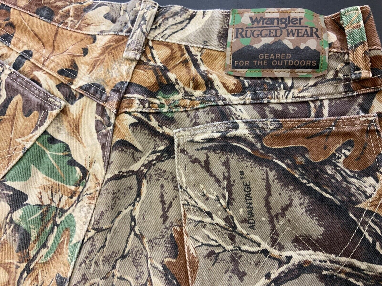 VTG USA MADE WRANGLER ADVANTAGE REAL TREE CAMOUFLAGE HUNTING JEANS 28W 32L