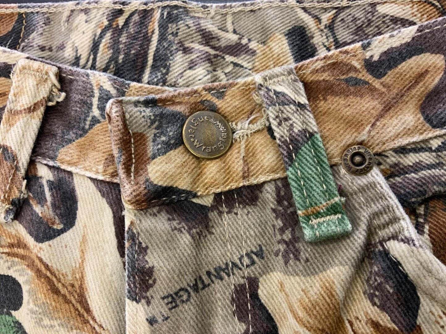 VTG USA MADE WRANGLER ADVANTAGE REAL TREE CAMOUFLAGE HUNTING JEANS 28W 32L