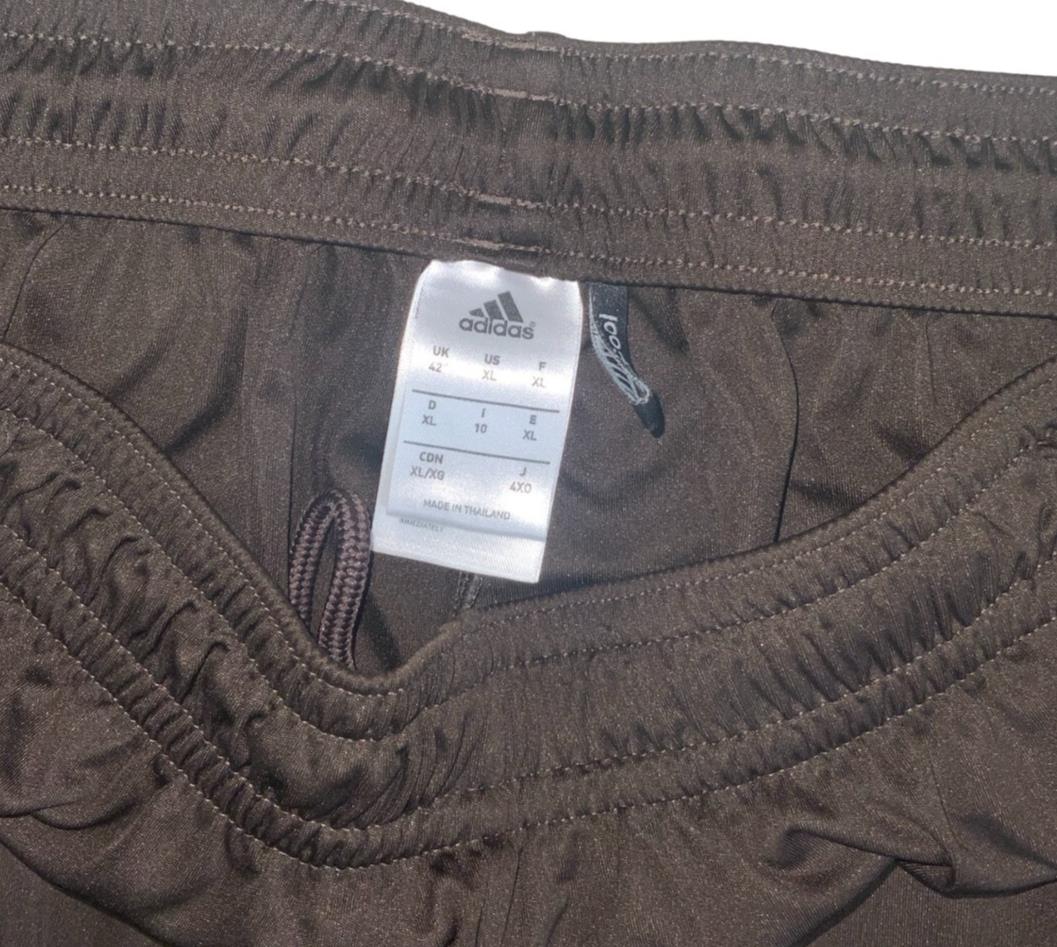 VTG Y2K ADIDAS BROWN BAYERN MUNCHEN 2013/14 FC AWAY SPORTS SHORTS MEDIUM