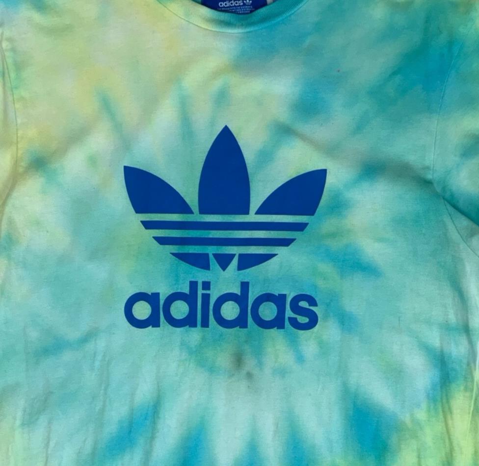 ADIDAS TIE DYE BLUE YELLOW GREEN GRAPHIC TEE SMALL