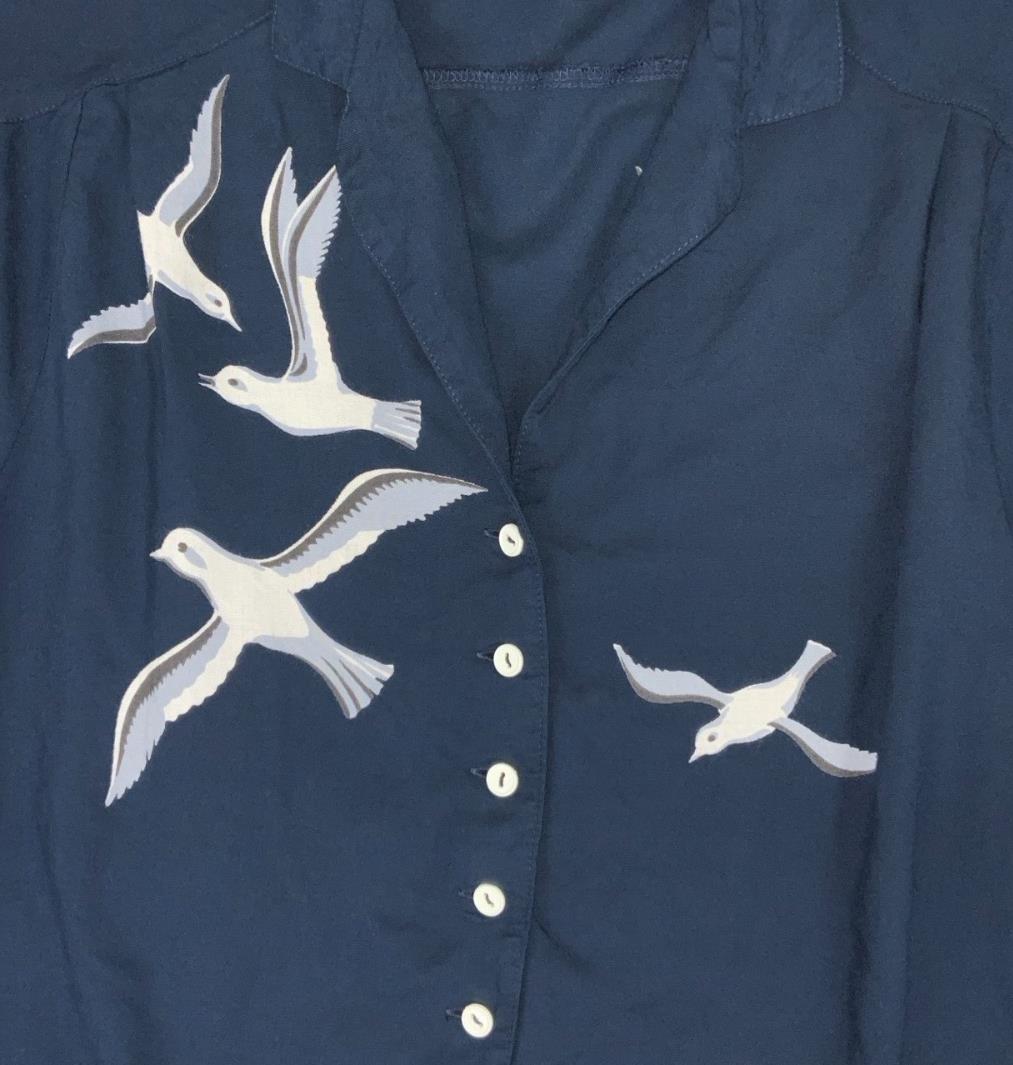 'EIKONT' NAVY BLUE SEAGULL BIRD GRAPHIC SHORT SLEEVED BUTTON-UP BLOUSE S 10
