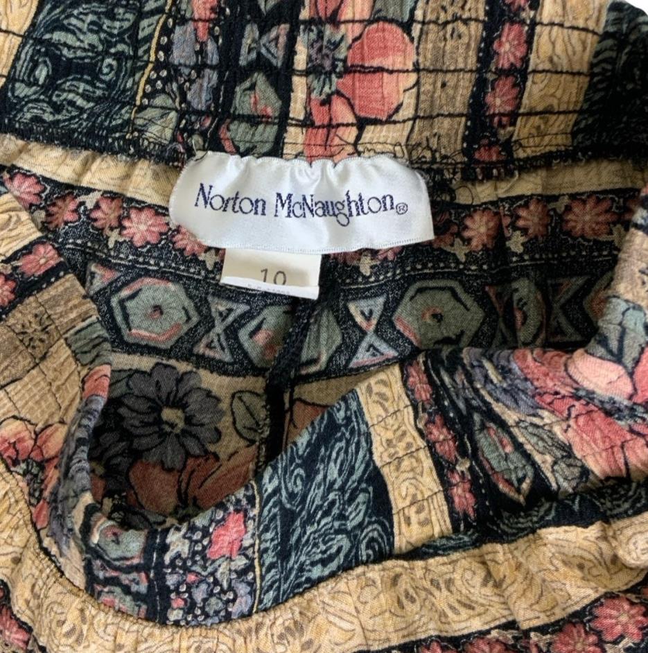 VTG 90s 'NORTON MCNAUGHTON' FLORAL BLUE BEIGE PINK STRIPED PATTERNED SHORTS S