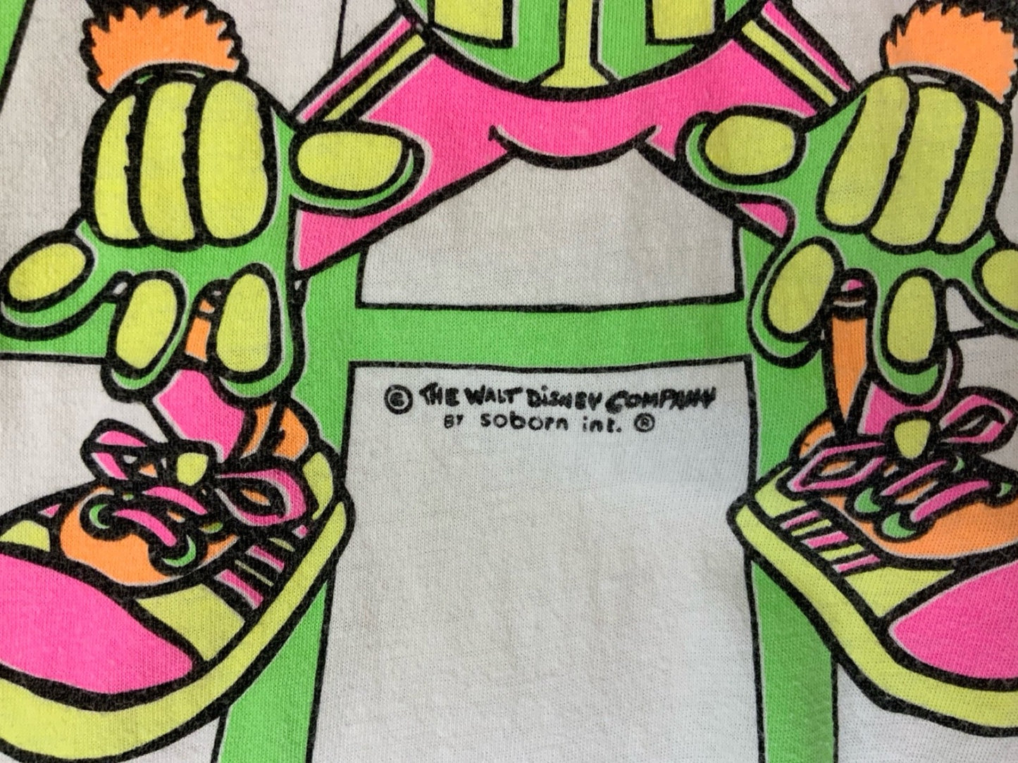 VTG 1980s DISNEY MICKEY MOUSE AMERICAN FOOTBALL WHITE T SHIRT BOLD PRINT S