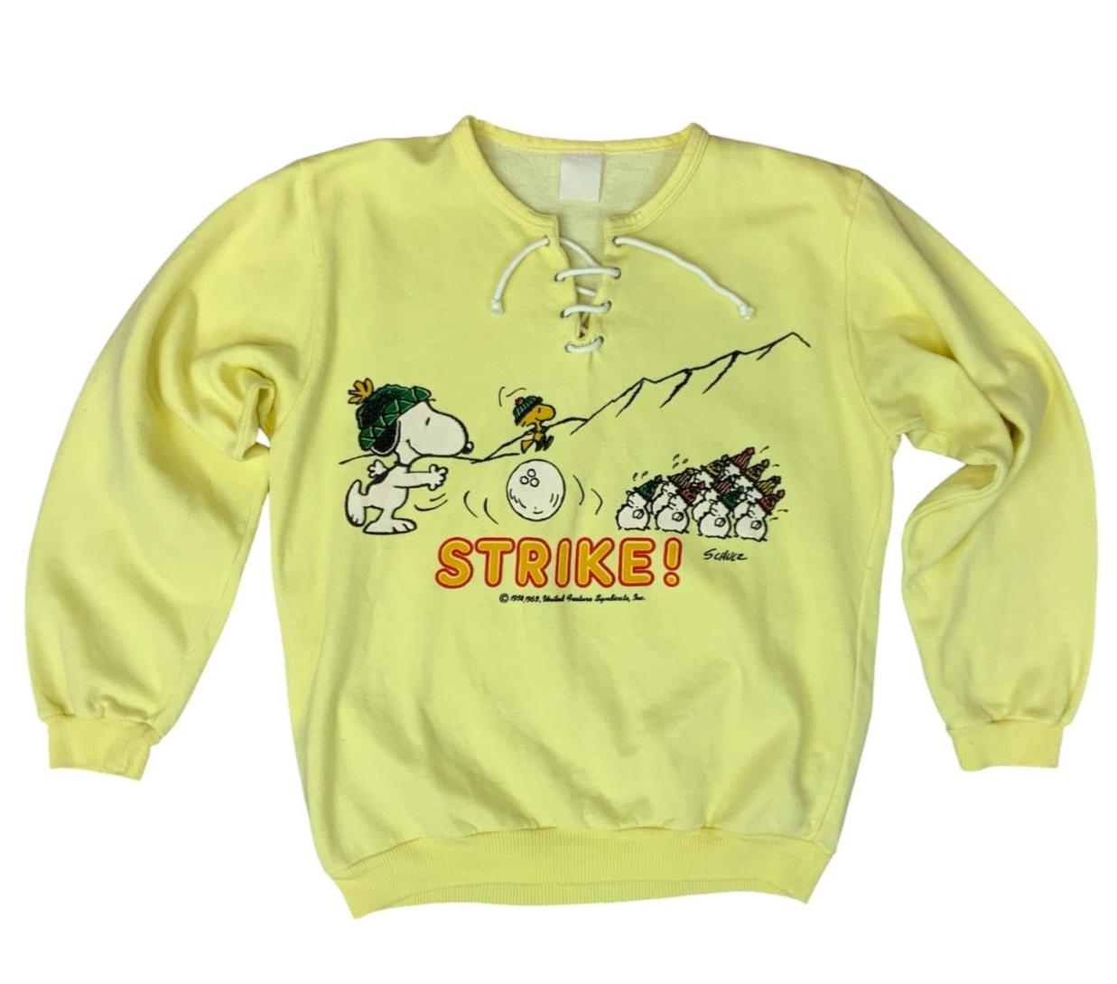 VTG 70s 80s SNOOPY PEANUTS WINTER BOWLING SWEATSHIRT LEMON YELLOW SCHULZ S