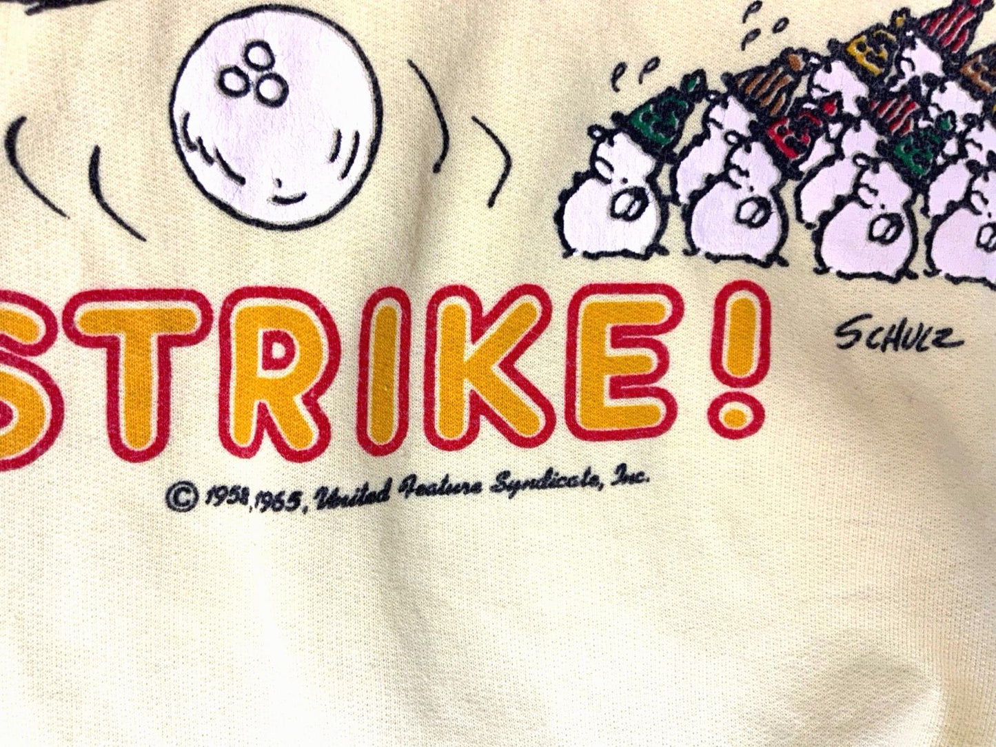 VTG 70s 80s SNOOPY PEANUTS WINTER BOWLING SWEATSHIRT LEMON YELLOW SCHULZ S