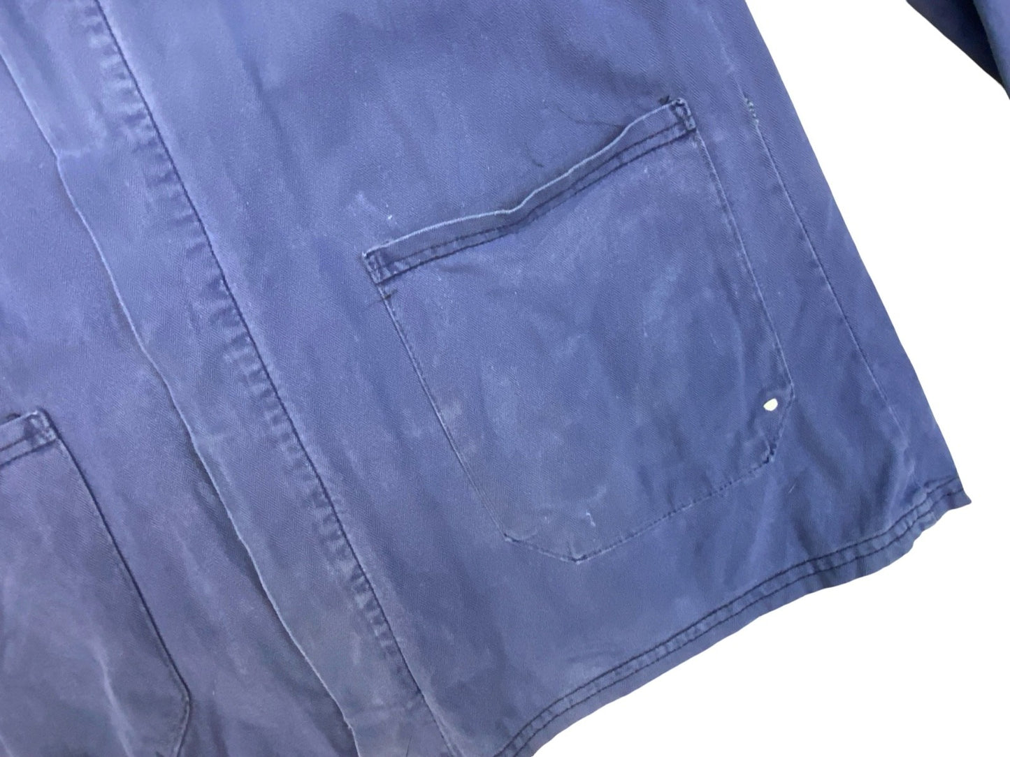 VTG DISTRESSED FADED INDIGO HERRINGBONE COTTON EU FRENCH WORKWEAR CHORE JACKET M