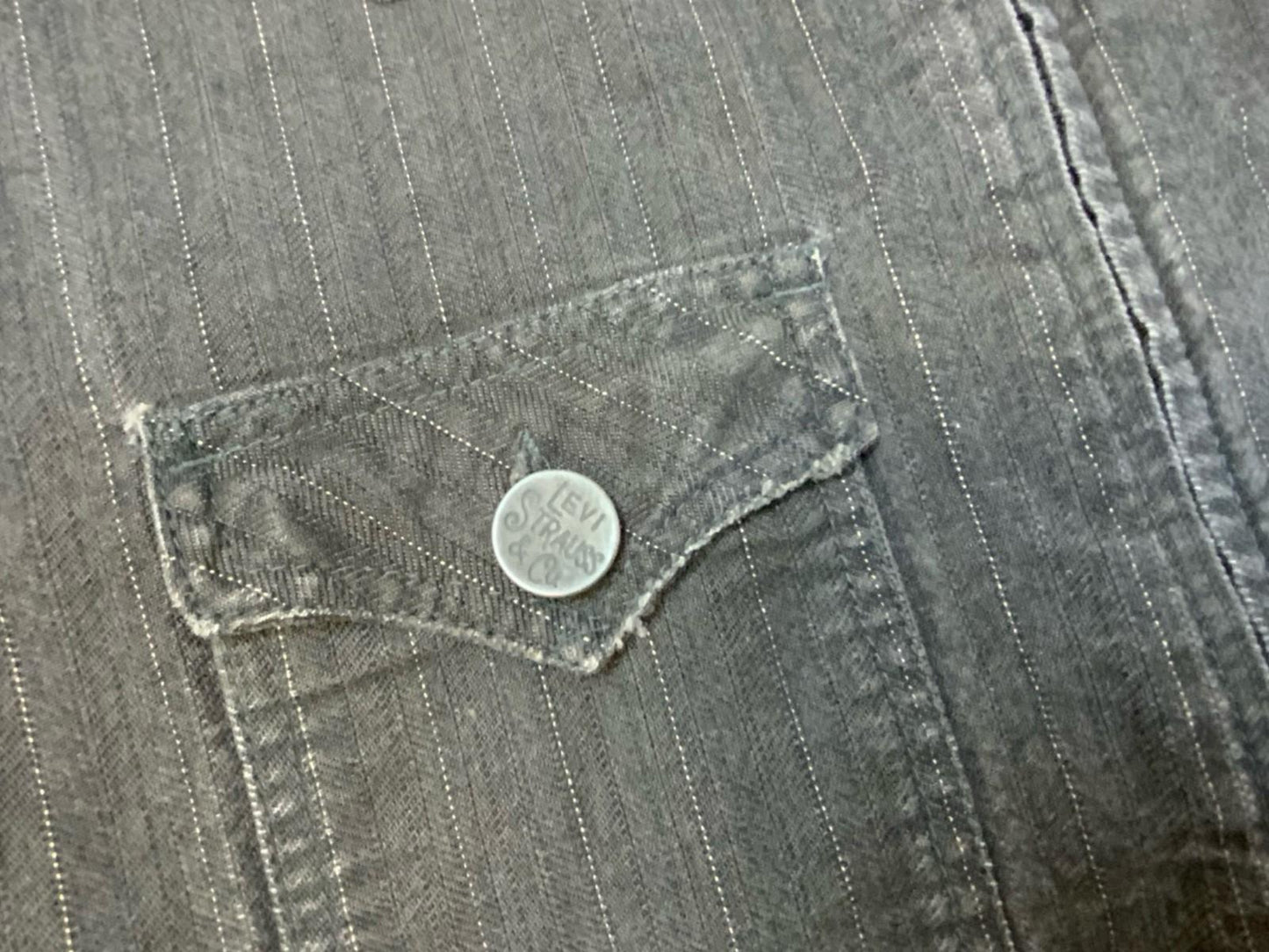 VTG LEVIS MOVIN ON HERRINGBONE & PINSTRIPE DENIM JACKET FADED BLACK XS