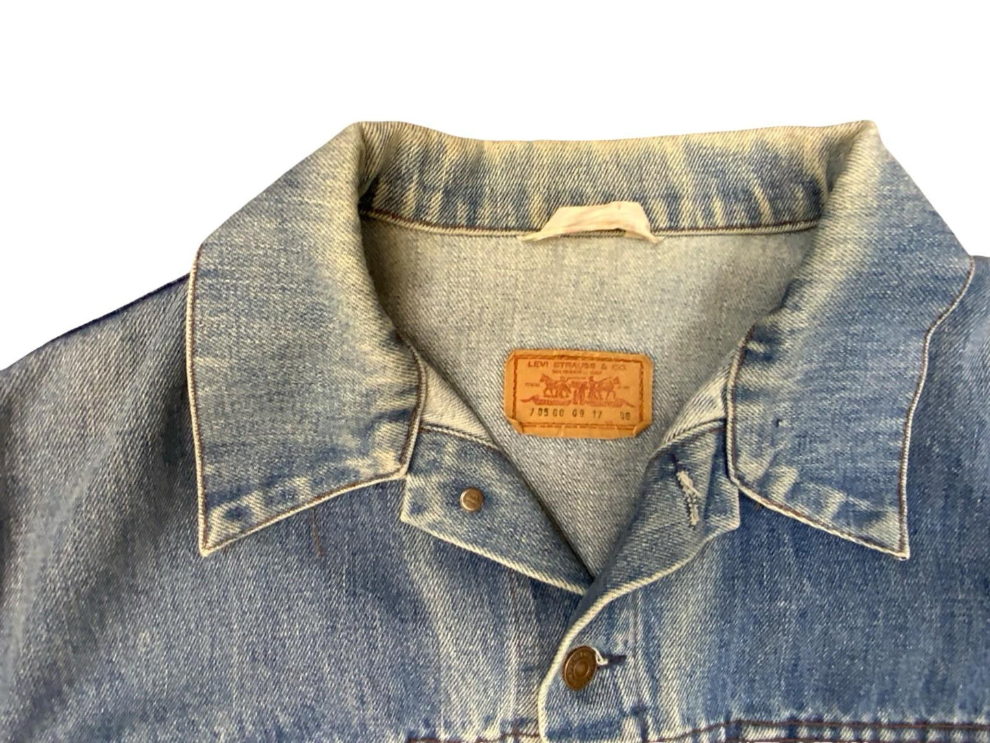 RARE VTG 1970s LEVIS TYPE 3 TRUCKER DENIM JACKET BLUE FADES XL