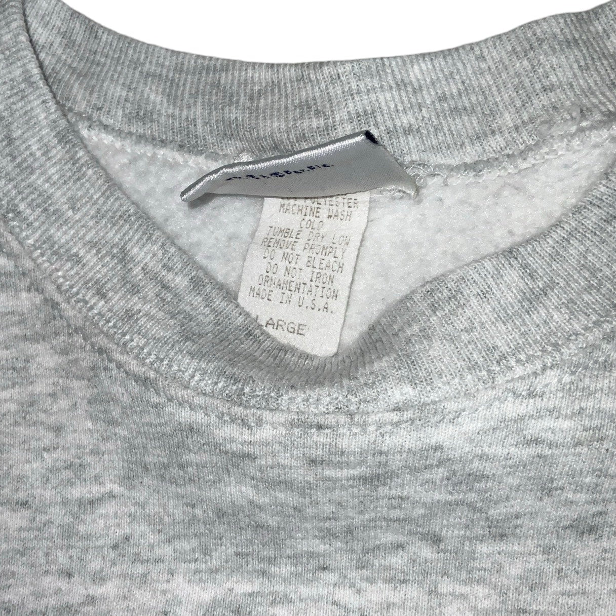 Vintage 90s 'Paramount Pictures' Grey Forest Gump Bench 'Miracles Happen Everyday' Graphic Sweatshirt S M