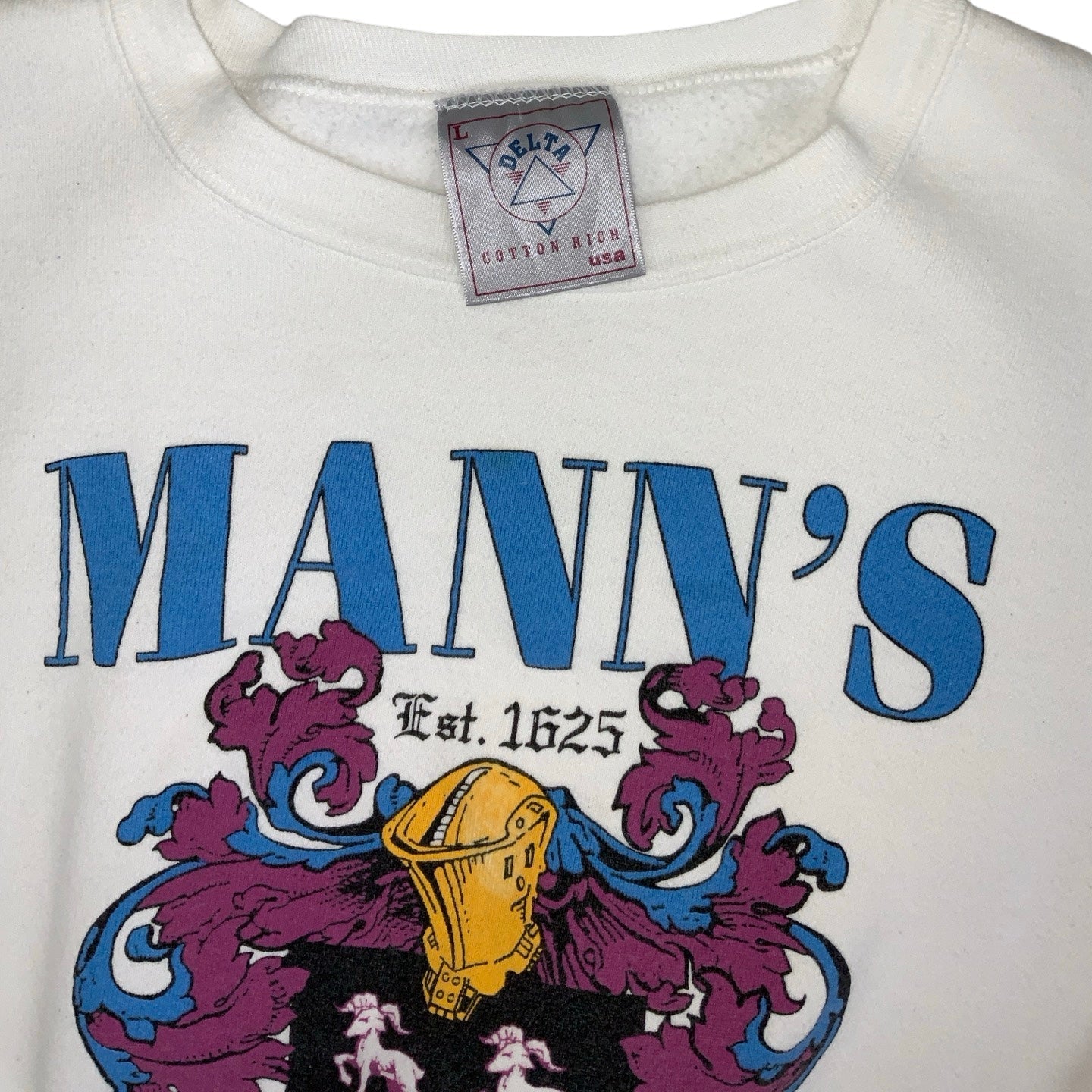 Vintage 90s 'Mann's Tavern' Suffolk, England 'Delta' White Crest Graphic Sweatshirt