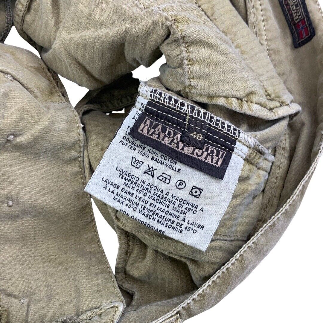 00's Beige Napapijri Expedition Camp Multi-Pocket Cargo Shorts Medium