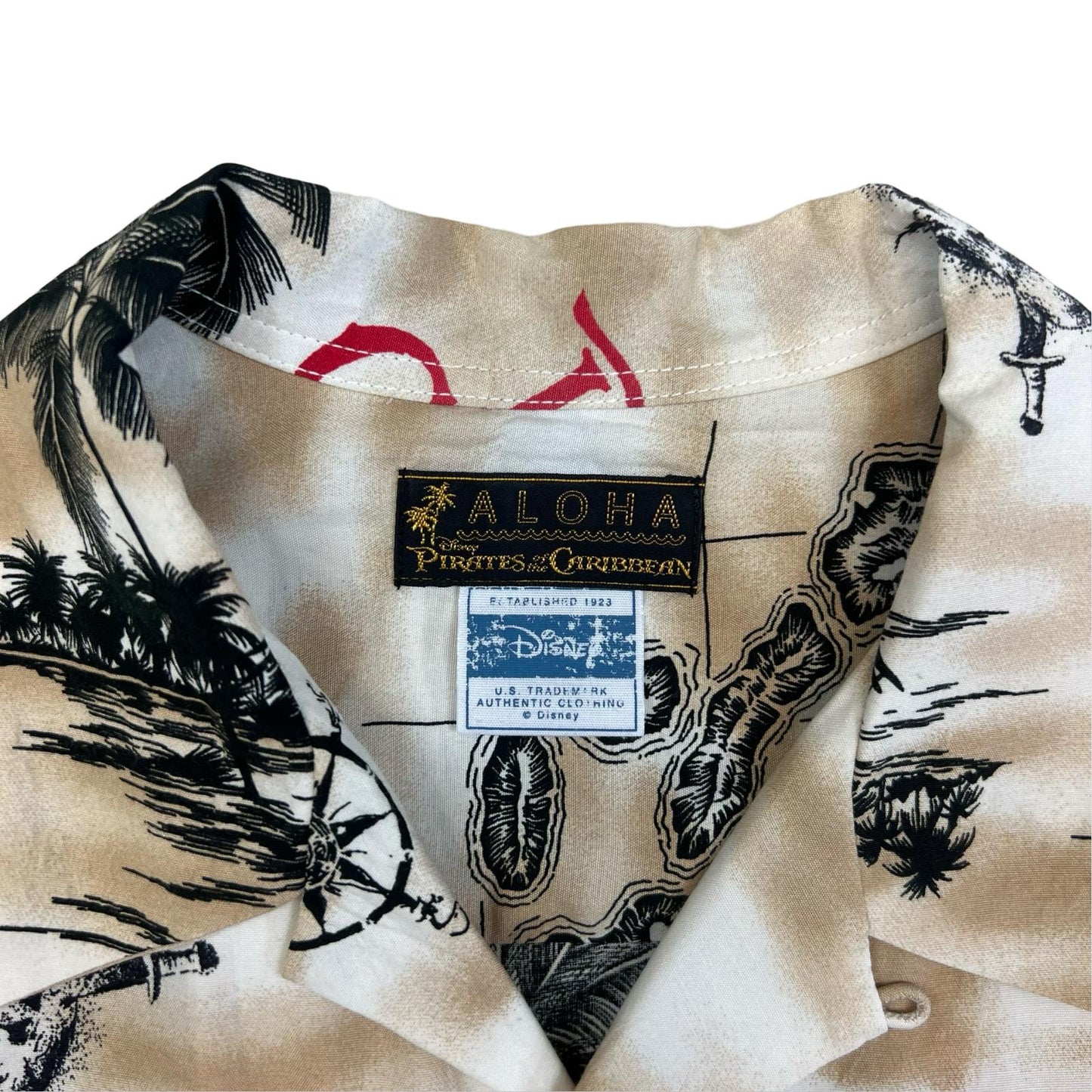 GENUINE RARE COLLECTIBLE DISNEY PIRATES OF CARIBBEAN HAWAIIAN ALOHA SHIRT S 36”