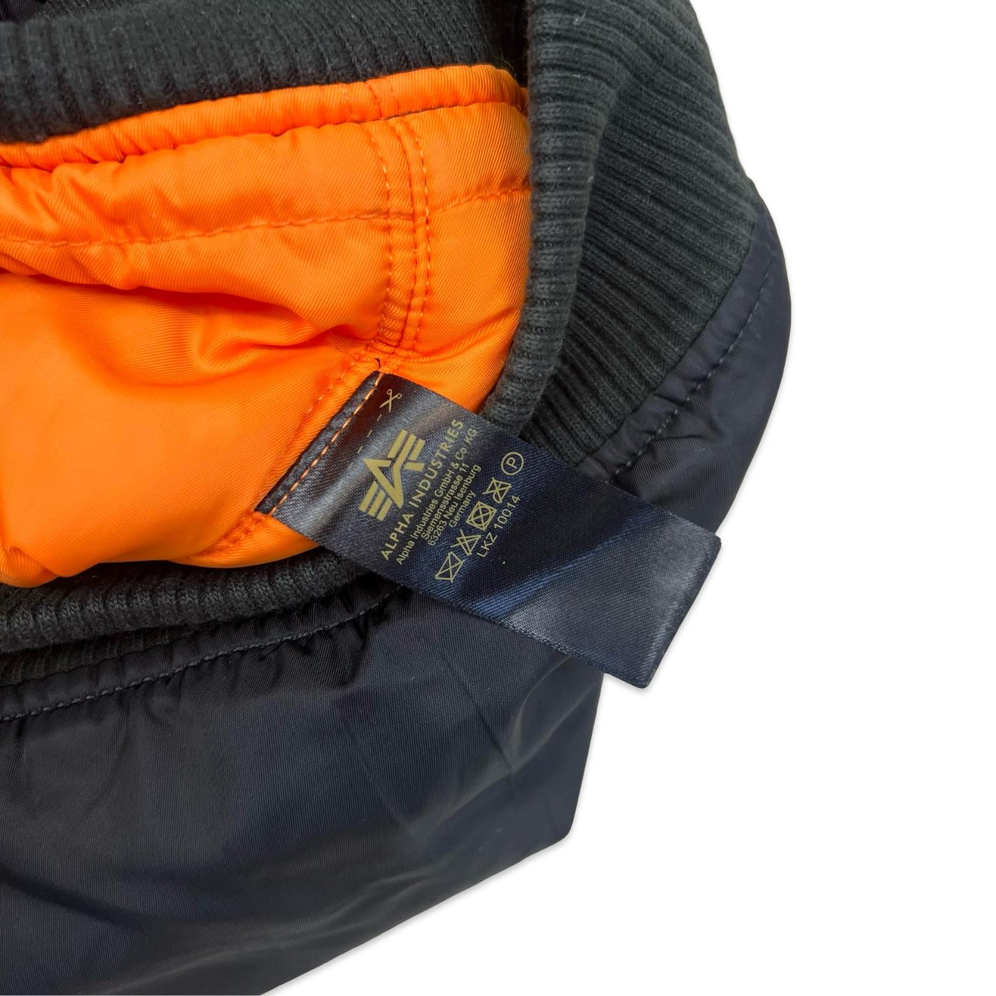ALPHA INDUSTRIES MA-1 USAF PILOT FLYING JACKET BLACK NYLON L 42