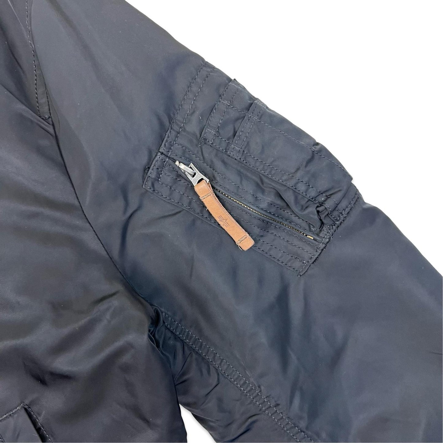 ALPHA INDUSTRIES MA-1 USAF PILOT FLYING JACKET BLACK NYLON L 42