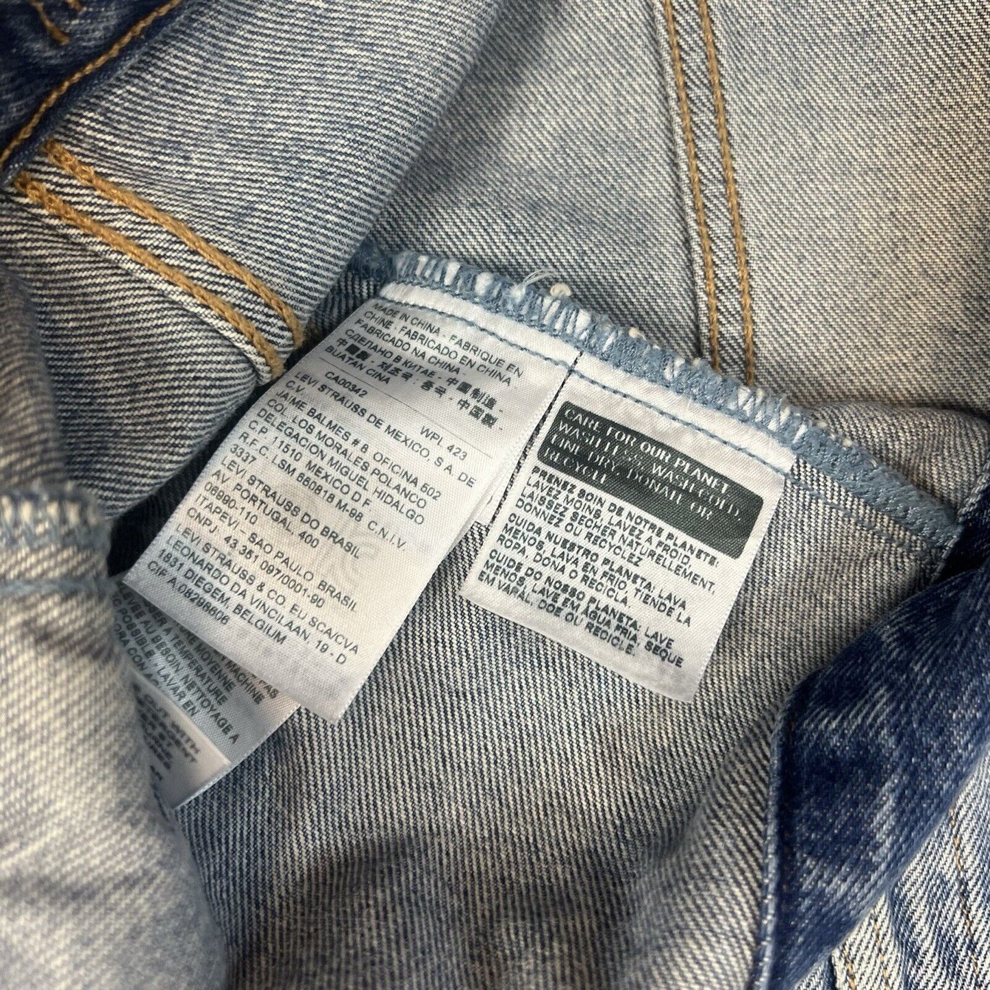 LTD EDTN LEVIS CHAINSTITCH EMBROIDERED TYPE 3 TRUCKER DENIM JACKET XS 34”