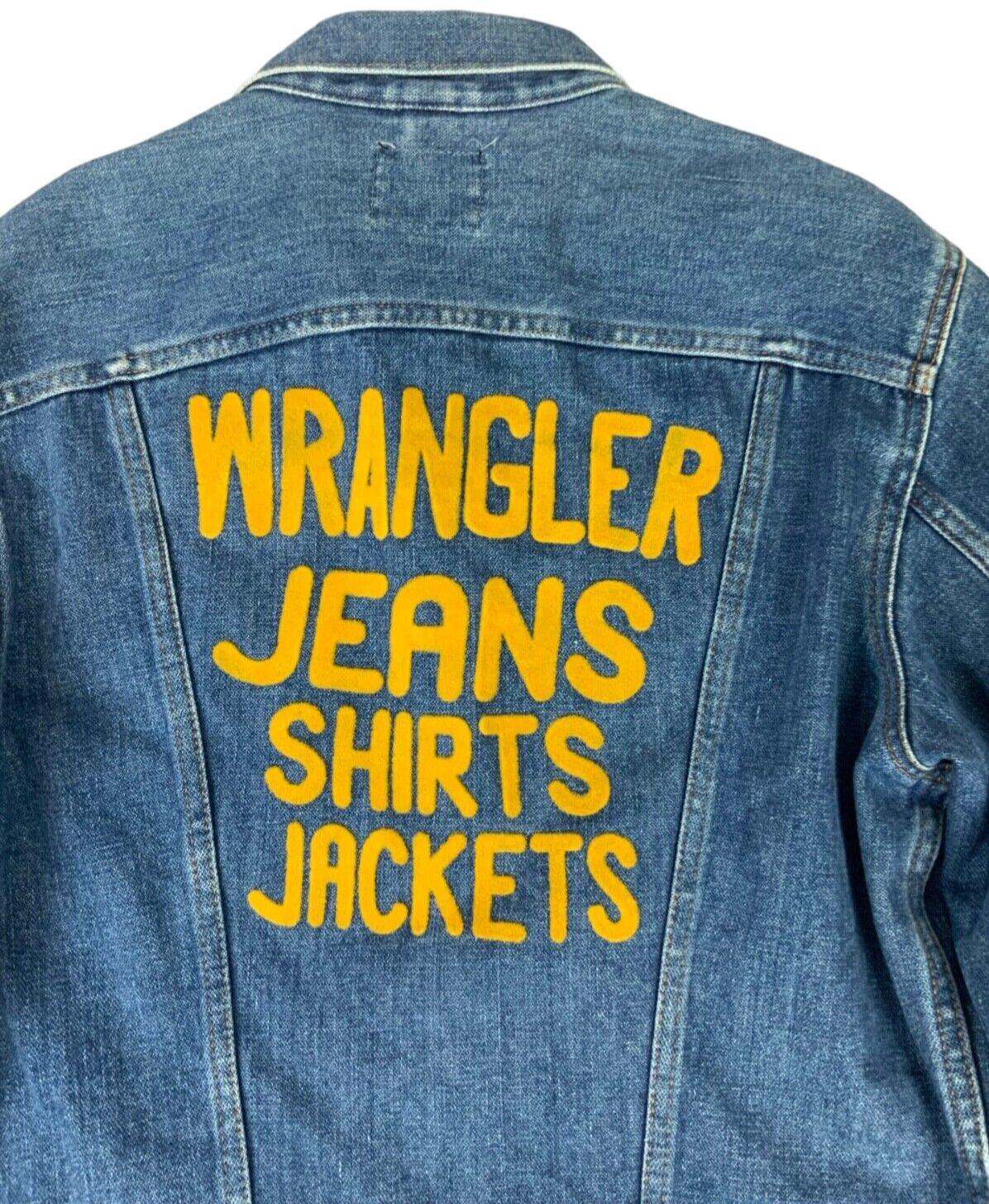 VTG WRANGLER REAR FELT LOGO 4 POCKET DENIM WESTERN JACKET COWBOY RODEO S 38”