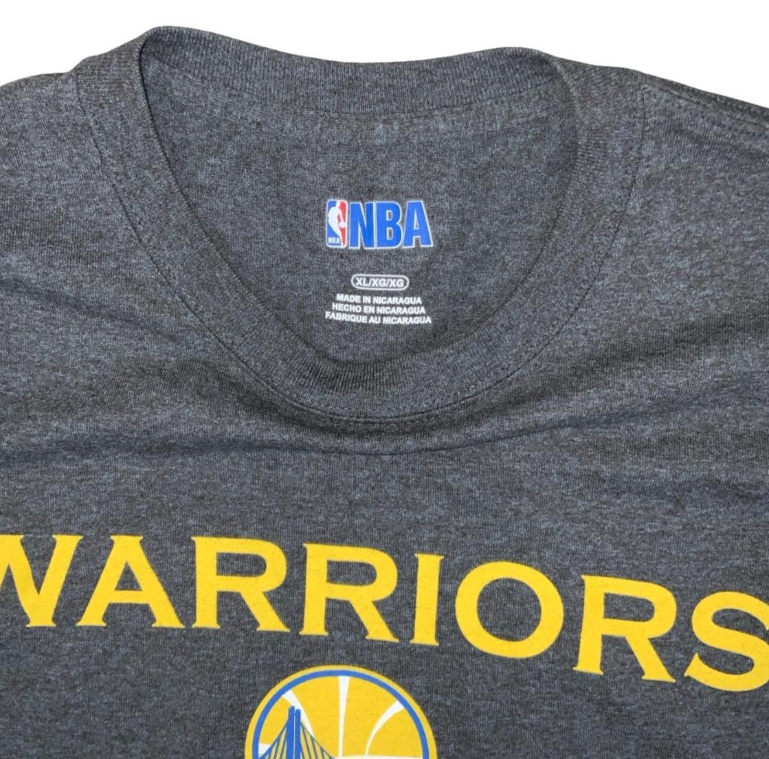 NBA WARRIORS SPELL-OUT GREY GRAPHIC TEE MEDIUM LARGE