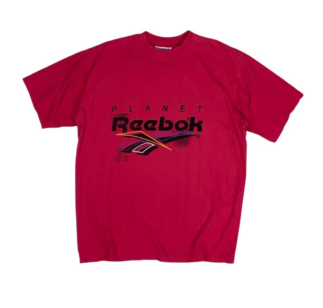 VTG 90S PLANET REEBOK RED GRAPHIC SPORTS TEE MEDIUM