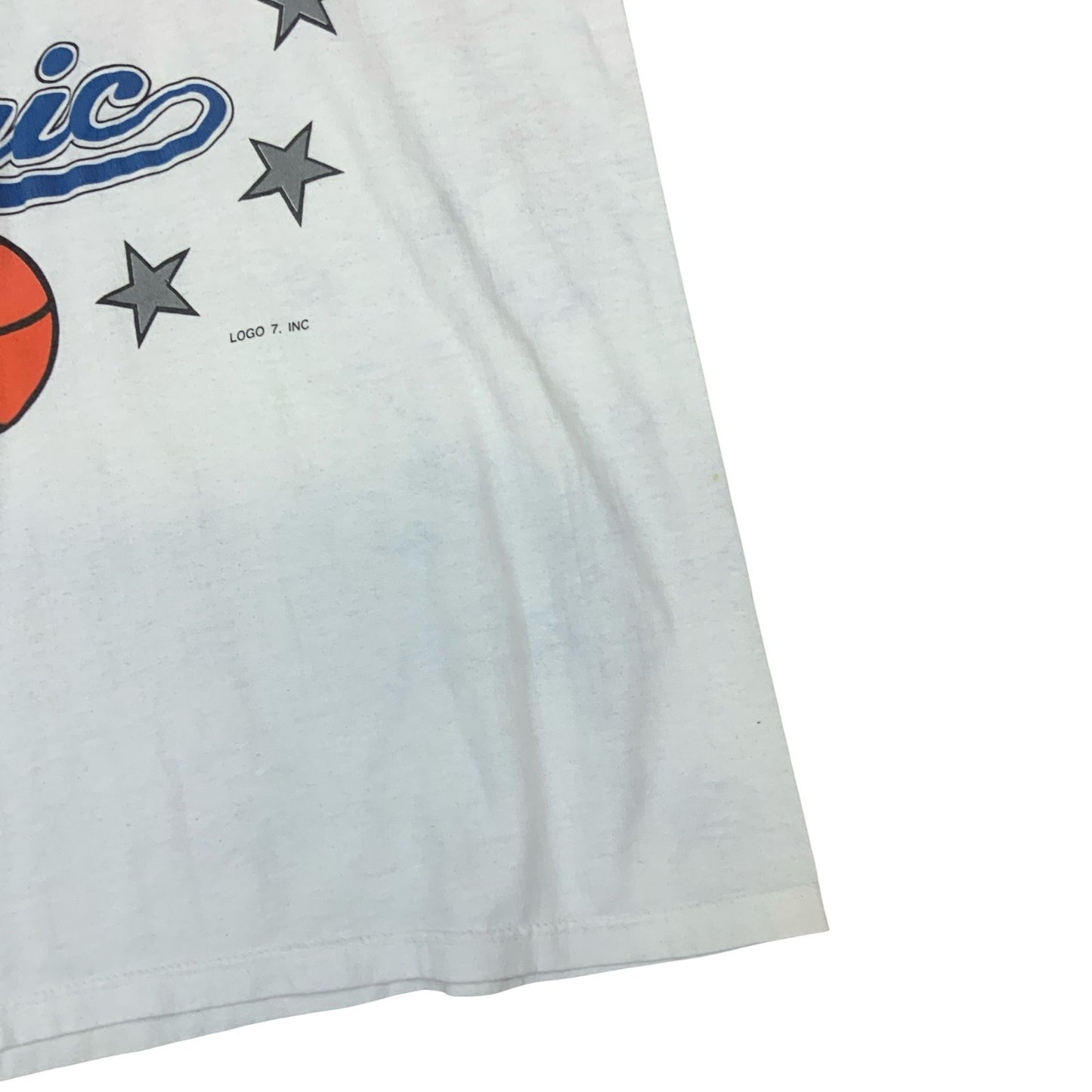 VTG 90S LOGO 7 ORLANDO MAGIC NBA BASKETBALL WHITE GRAPHIC V NECK TEE EXTRA LARGE
