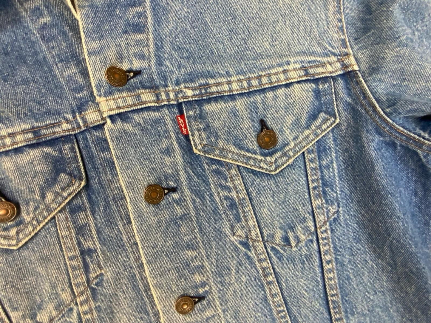 VTG 1980s USA MADE LEVIS TYPE 3 70505 TRUCKER DENIM JACKET LOVELY FADES LARGE