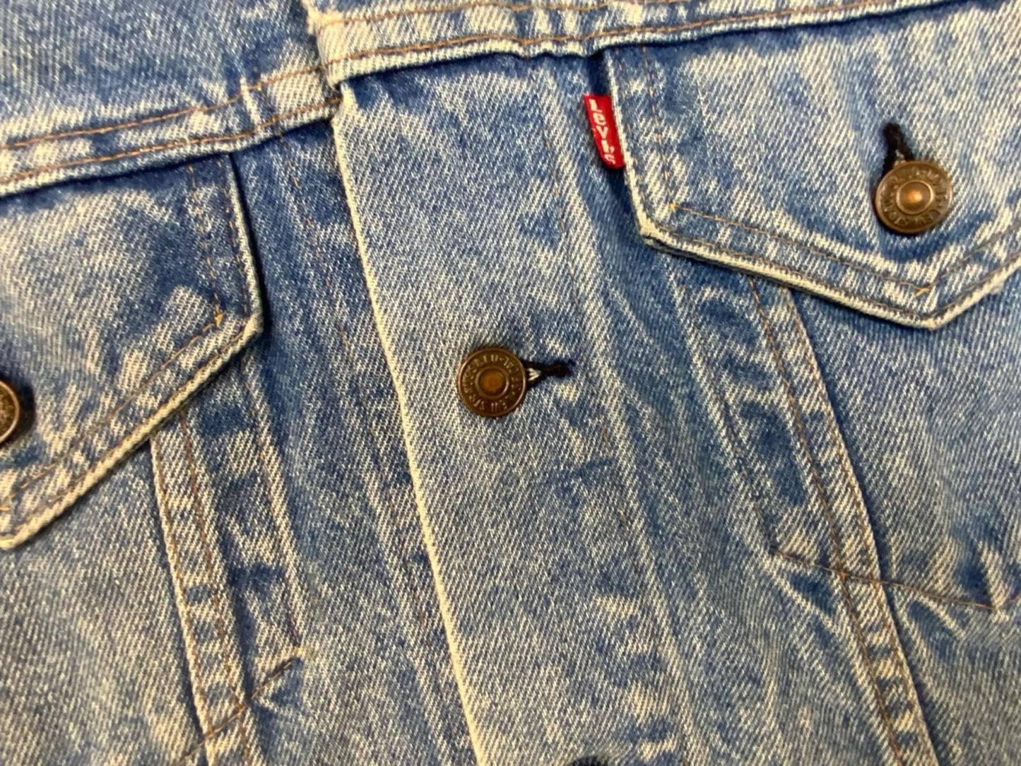 VTG 1980s USA MADE LEVIS TYPE 3 70505 TRUCKER DENIM JACKET LOVELY FADES LARGE