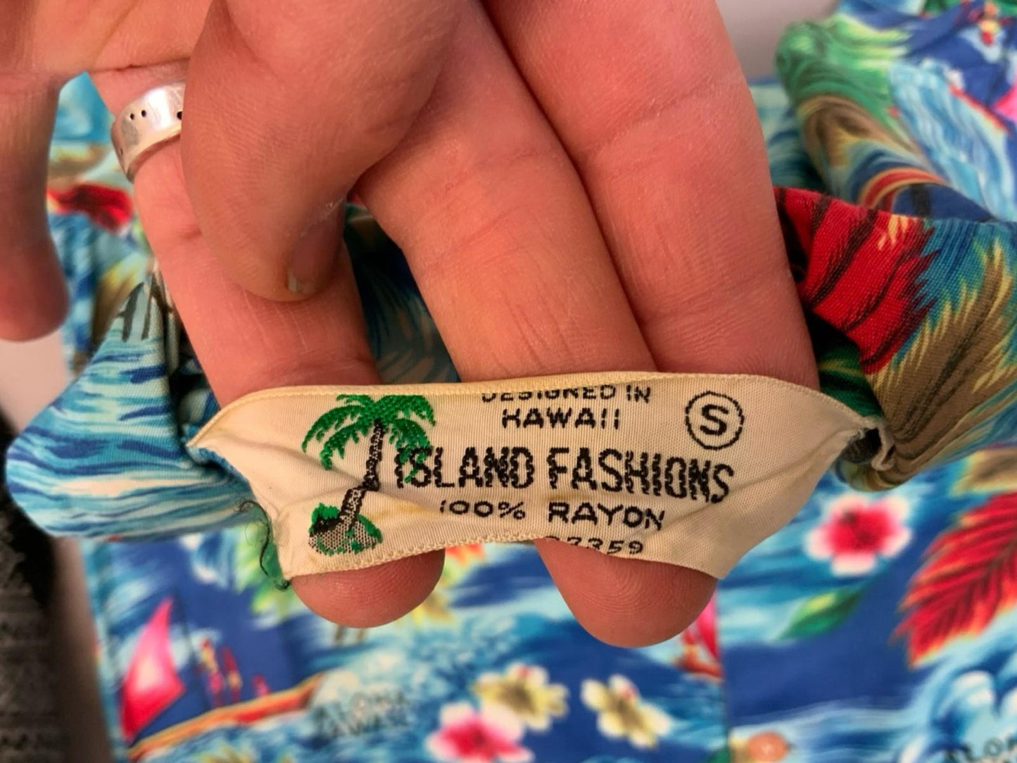 VTG 1960s GENUINE HAWAIIAN RAYON ALOHA SHIRT MADE IN HAWAII TIKI ROCKABILLY M
