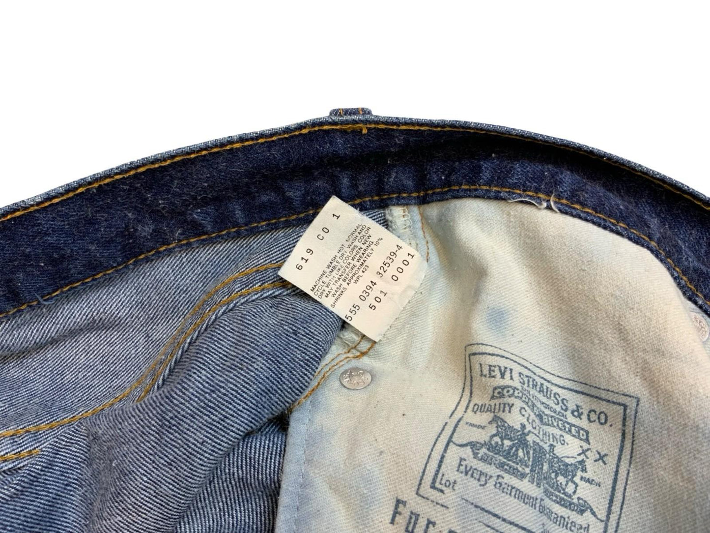 VTG 1990s RARE USA LEVIS 555 VALENCIA ST 501 SELVEDGE REWORKED SLIM LEG 28W 33L