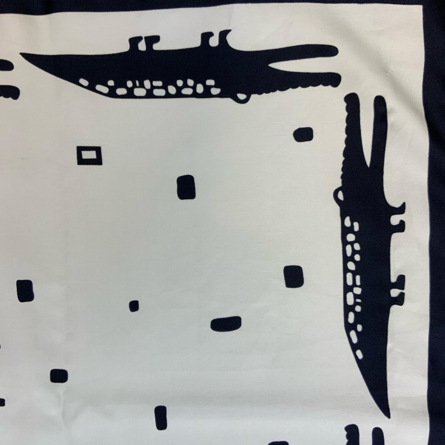 VTG WHITE NAVY BLUE CROCODILE GEOMETRIC NATURE-INSPIRED ART SQUARE SCARF