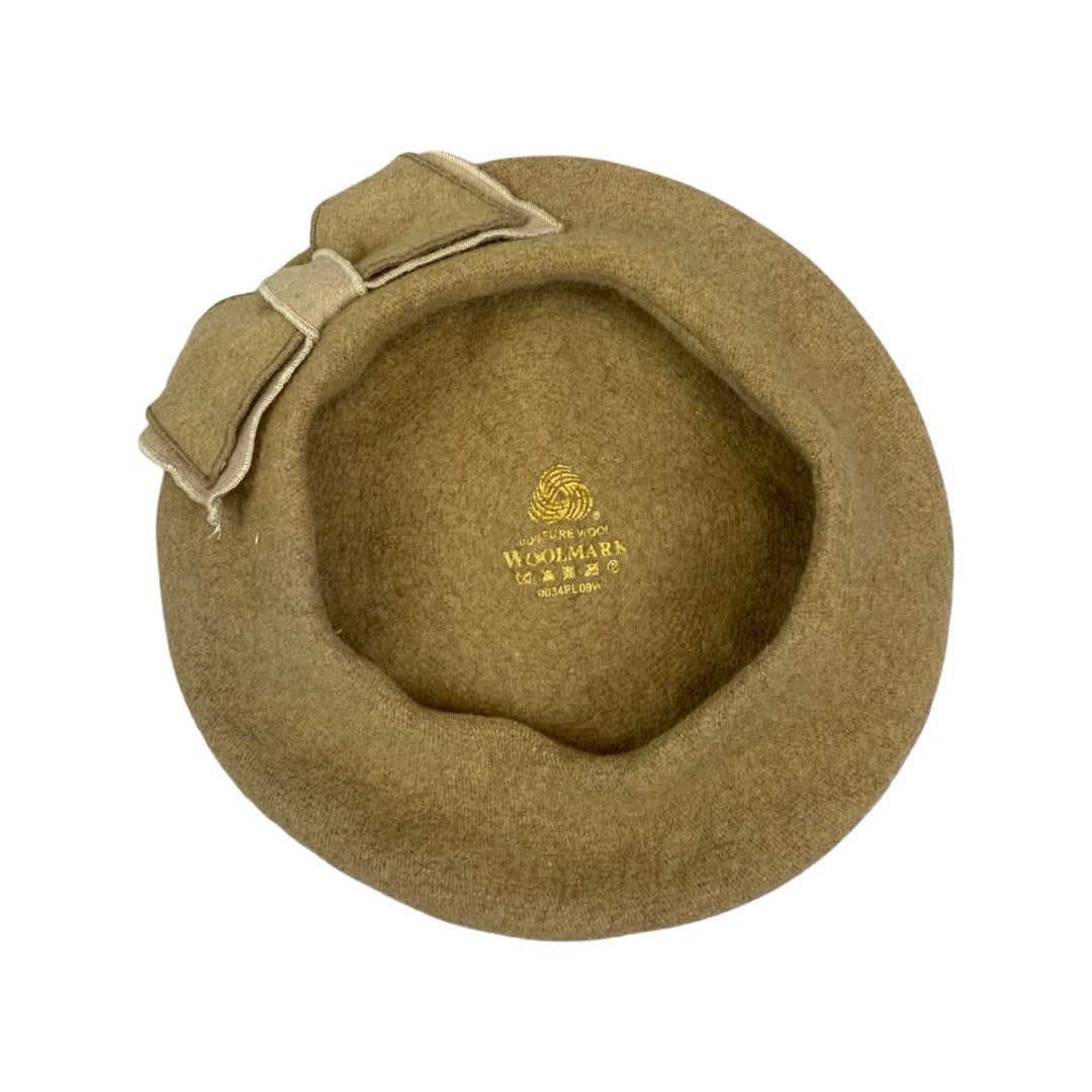 Vintage Beige Bow Appliqué Beret