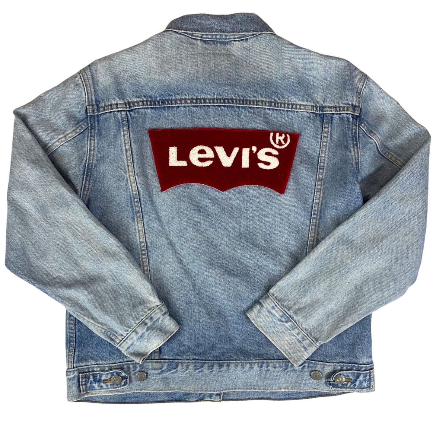 LEVIS PREMIUM BIG E RED TAB TYPE 3 TRUCKER DENIM JACKET WITH CHENILLE PATCH 36”S
