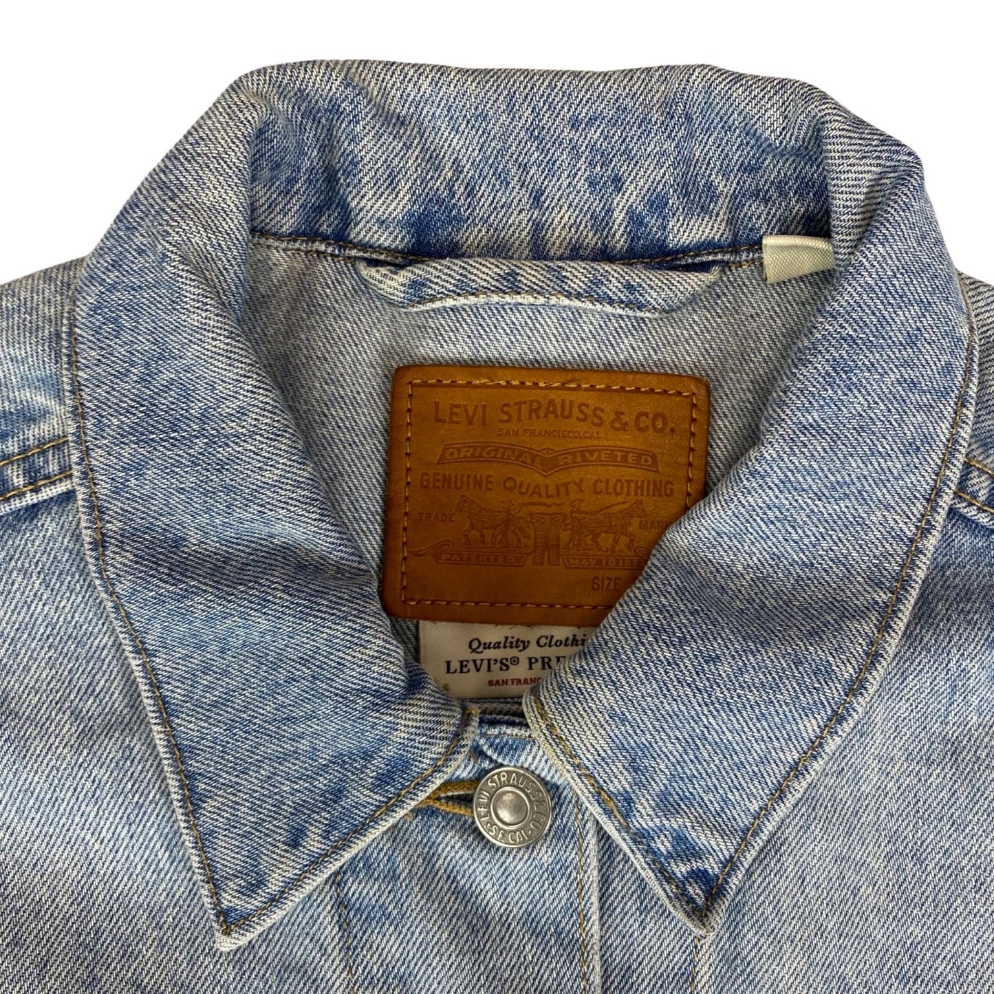 LEVIS PREMIUM BIG E RED TAB TYPE 3 TRUCKER DENIM JACKET WITH CHENILLE PATCH 36”S