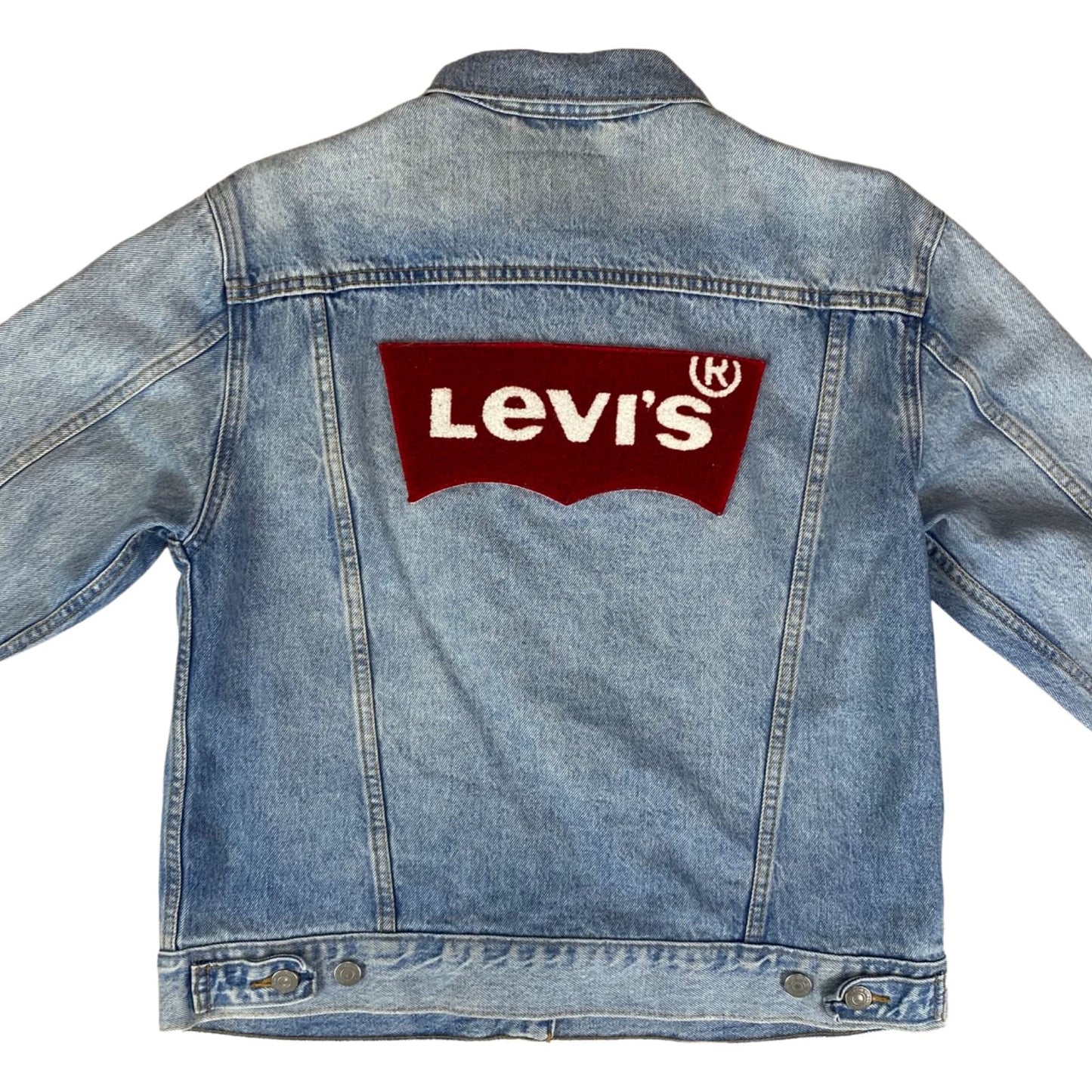 LEVIS PREMIUM BIG E RED TAB TYPE 3 TRUCKER DENIM JACKET WITH CHENILLE PATCH 36”S