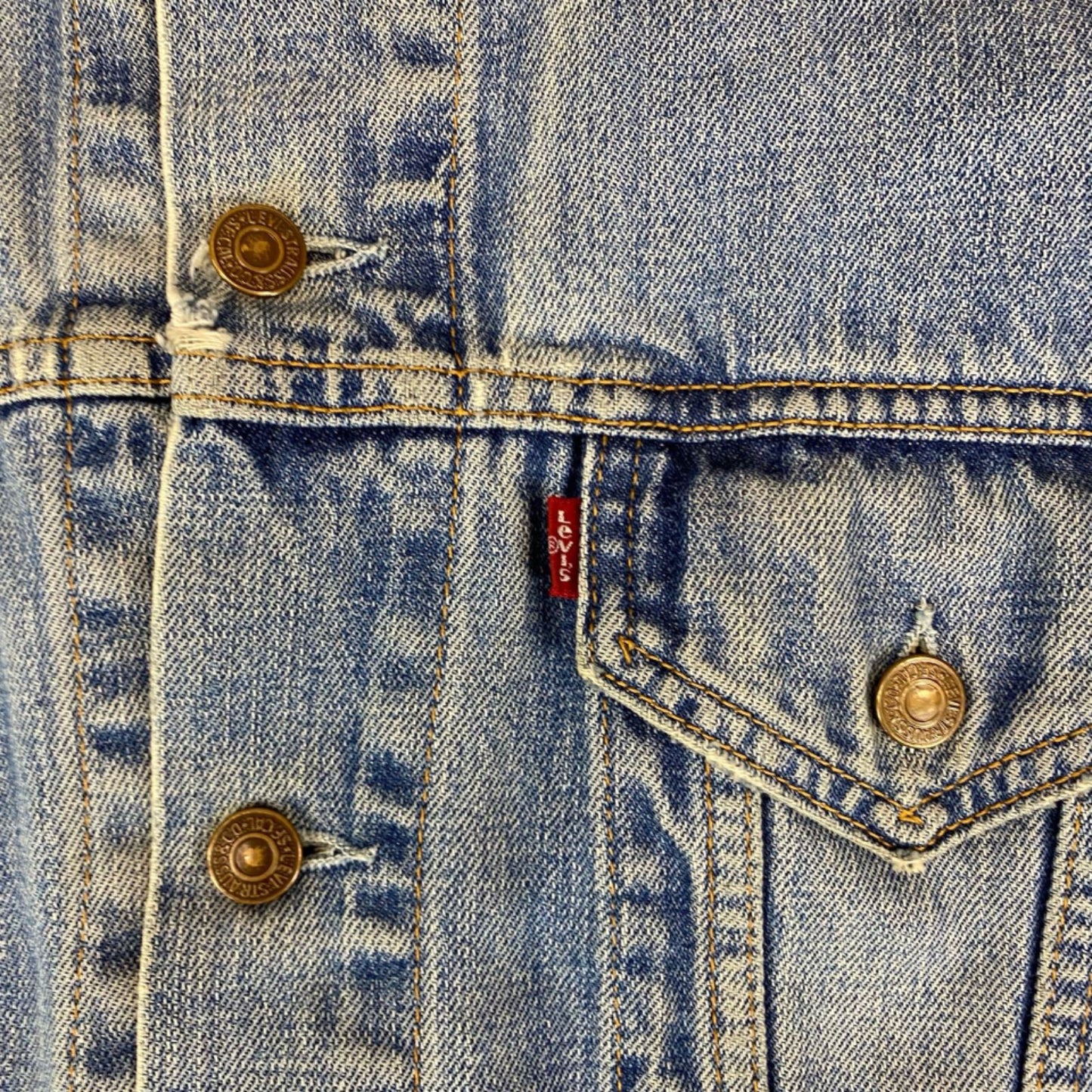VTG 90s FADED BLUE DISTRESSED LEVIS RED TAB TYPE 3 TRUCKER DENIM JACKET 41” M