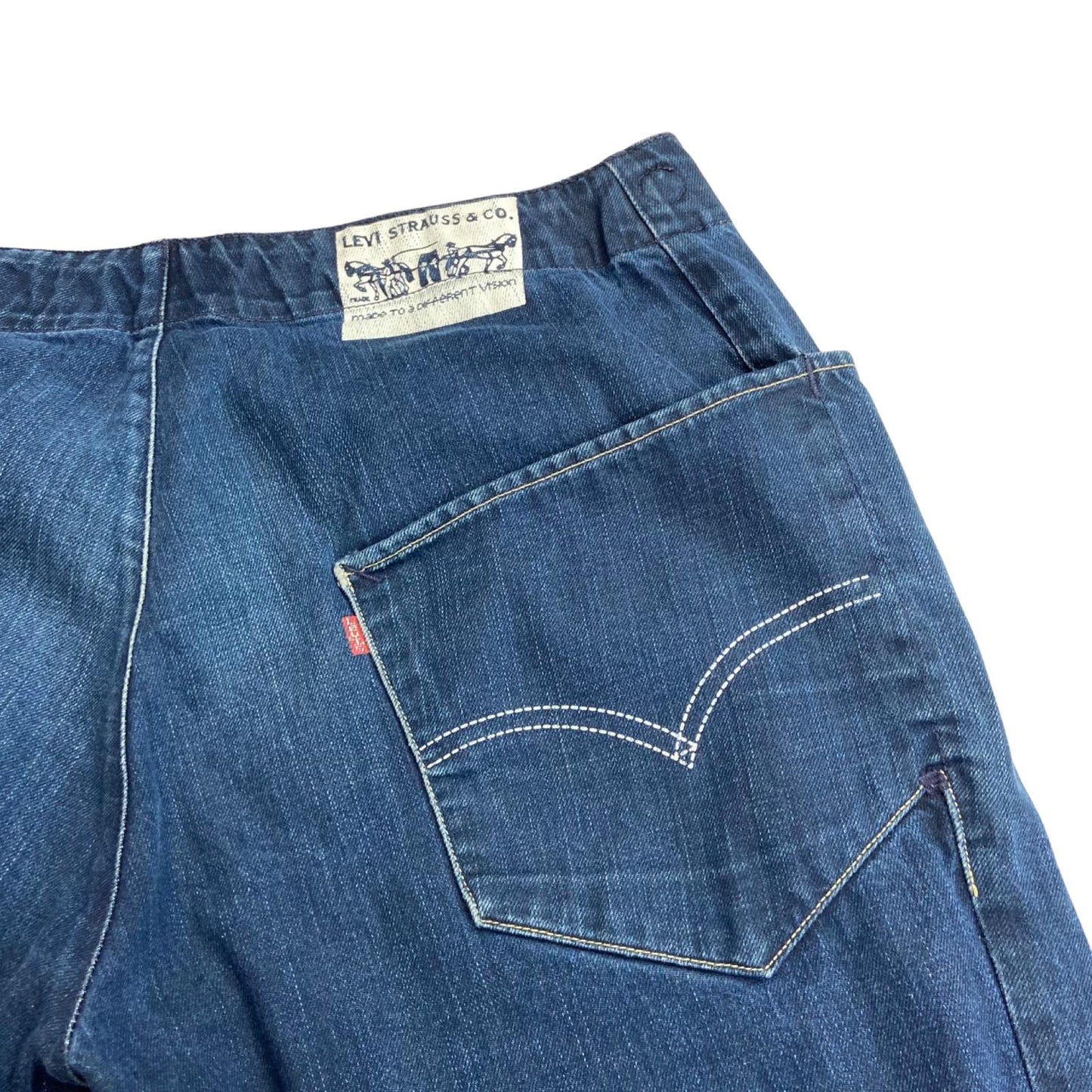 VTG LEVIS 3/4 LEG BAGGY SKATER JEANS DARK INDIGO SCREEN PRINTED PATCH 34’W 25’L