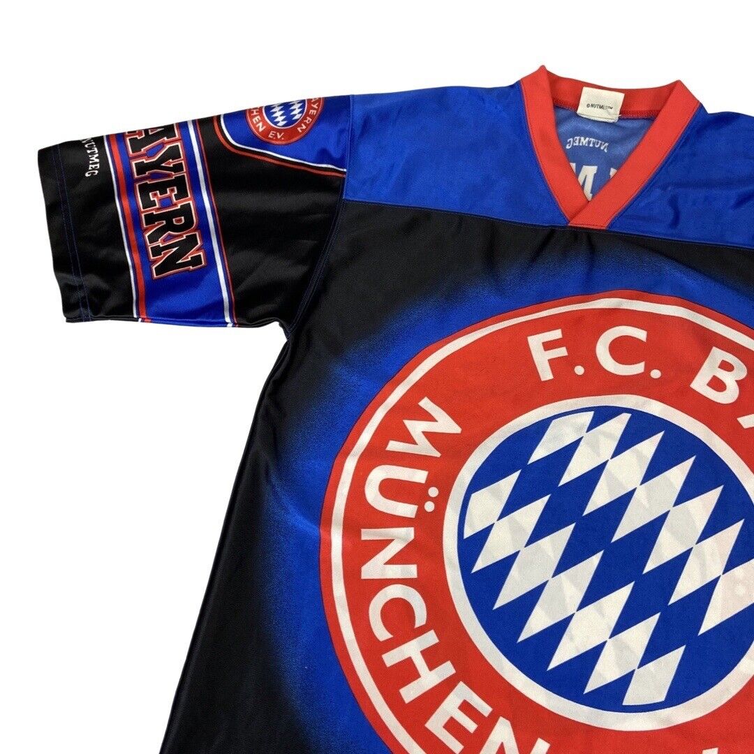 Vintage 90's Nutmeg Mills F.C. Bayern Munchen E.V. T-Shirt Jersey Large