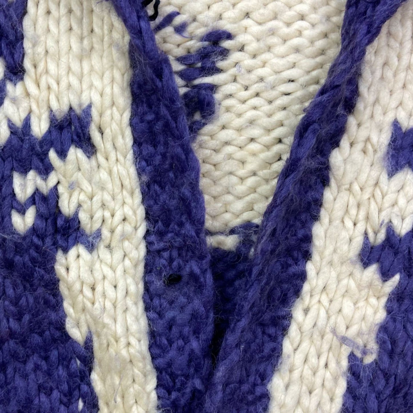 VTG NATIVE CANADIAN AMERICAN COWICHAN INDIAN HAND KNIT CARDIGAN 43” (40) M