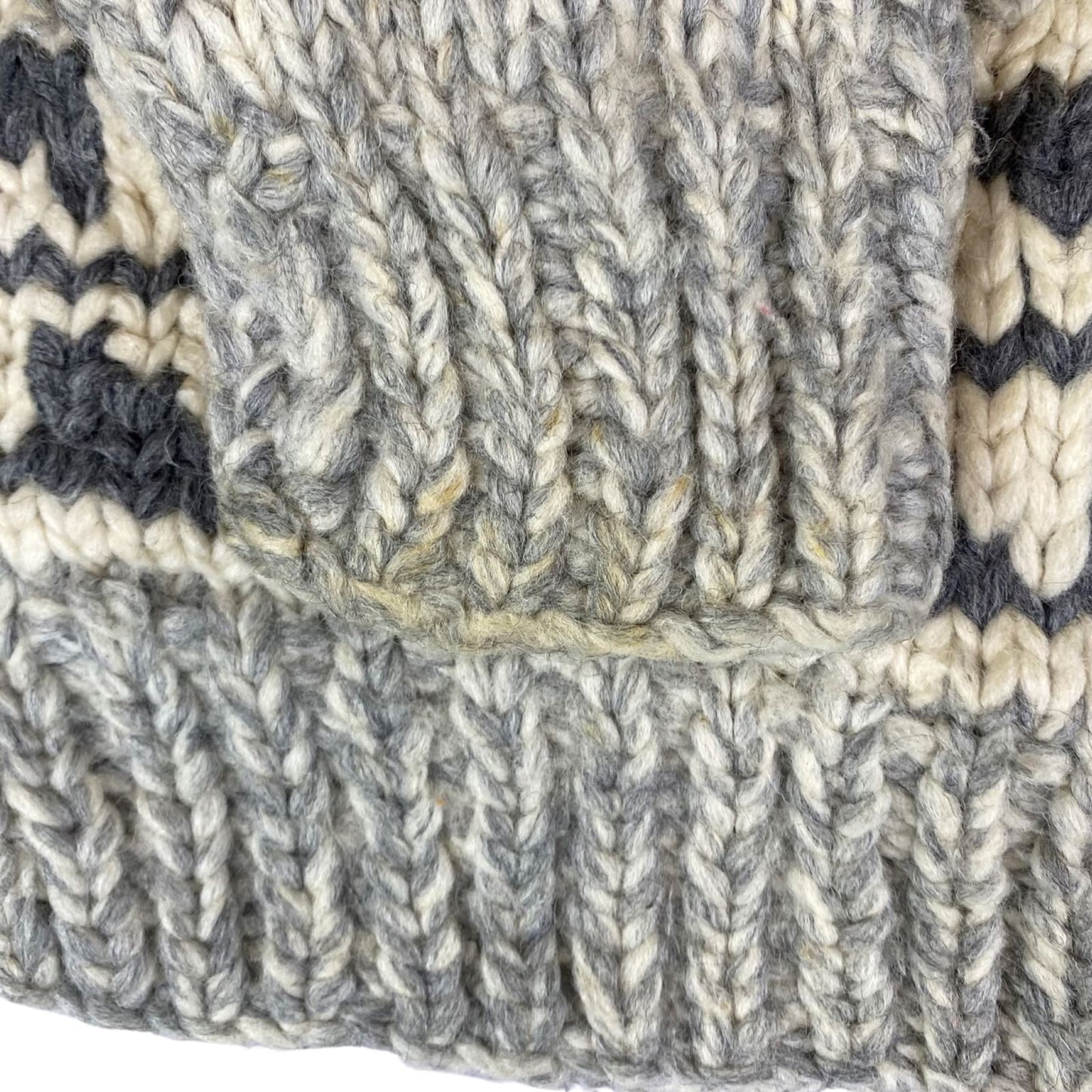 VTG NATIVE CANADIAN COWICHAN INDIAN HAND KNIT CARDIGAN ROCKABILLY HOT ROD 36” S