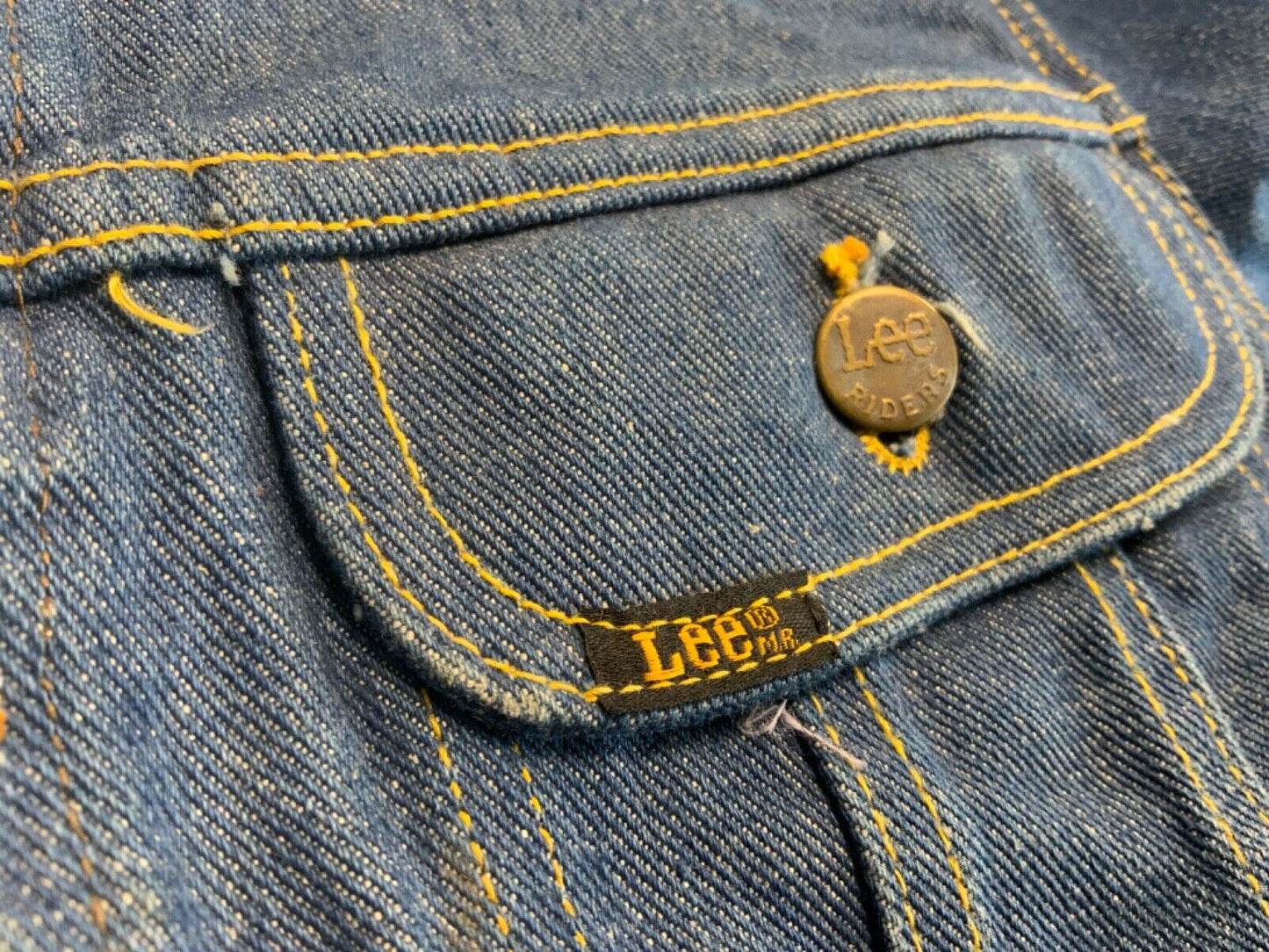 RARE VTG EARLY 1970s USA MADE LEE JEANS TRUCKER STIFF DENIM JACKET 34” XS