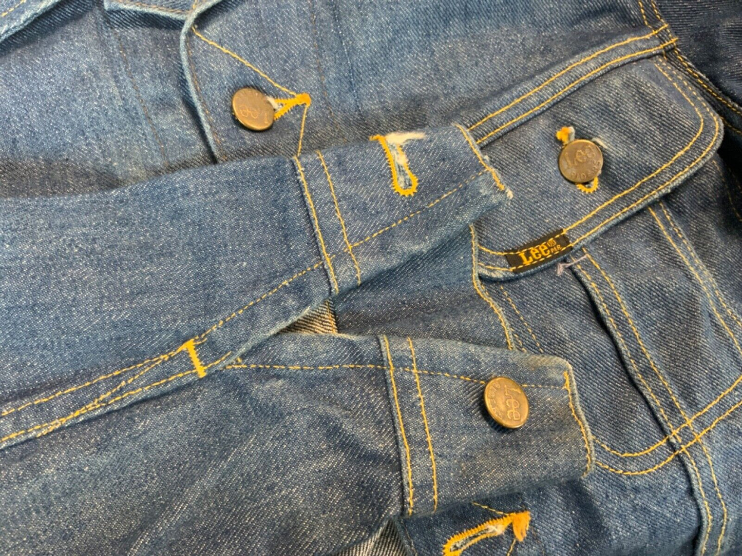 RARE VTG EARLY 1970s USA MADE LEE JEANS TRUCKER STIFF DENIM JACKET 34” XS