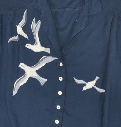 'EIKONT' NAVY BLUE SEAGULL BIRD GRAPHIC SHORT SLEEVED BUTTON-UP BLOUSE S 10
