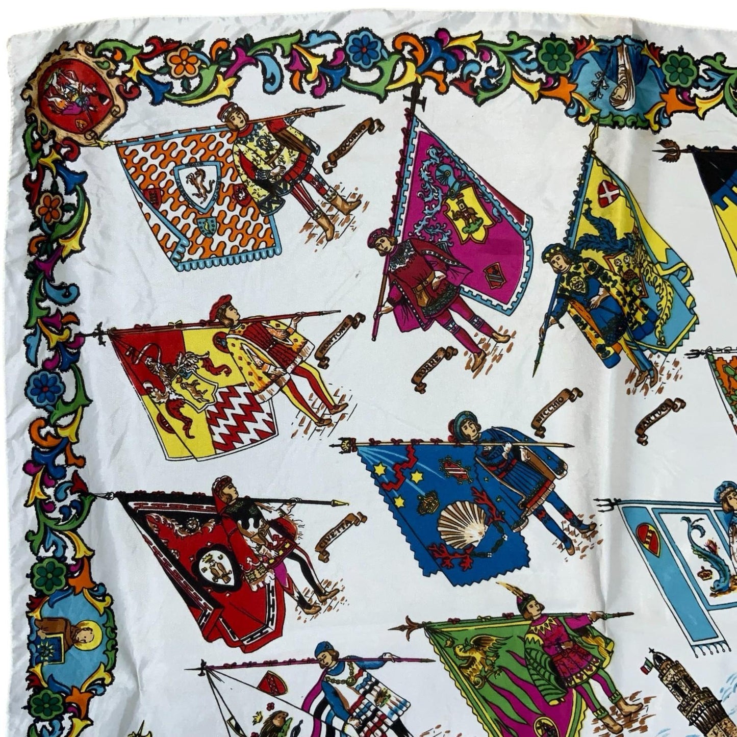 VTG WHITE MULTI-COLOURED SIENA ITALY PALIO DI SIENA HORSE RACE SOUVENIR SCARF
