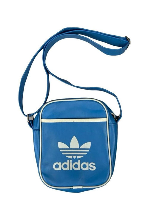 VTG 00s ADIDAS ORIGINALS LIGHT BLUE SMALL CROSSBODY FAUX LEATHER MESSENGER BAG