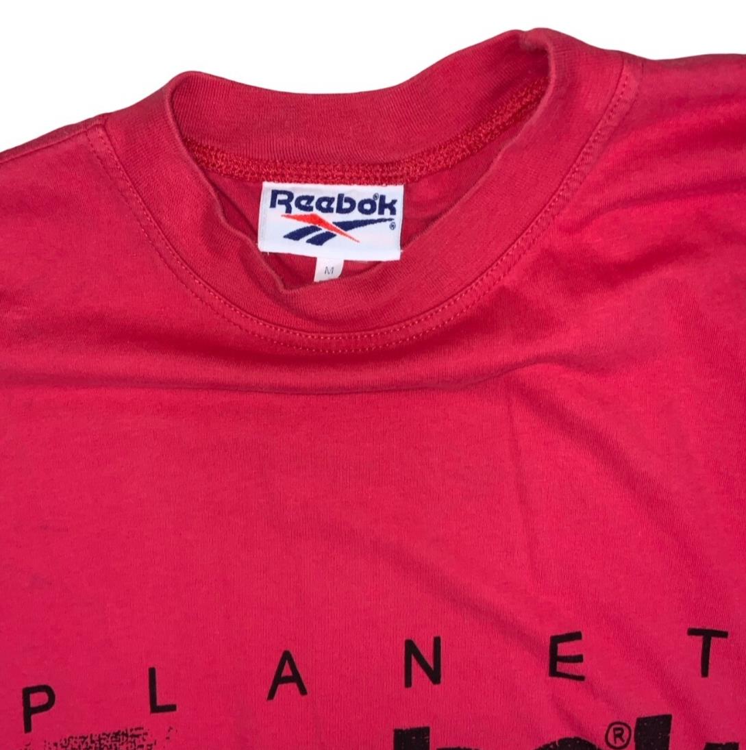 VTG 90S PLANET REEBOK RED GRAPHIC SPORTS TEE MEDIUM