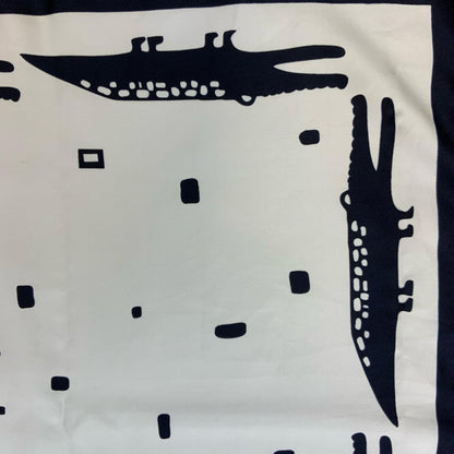 VTG WHITE NAVY BLUE CROCODILE GEOMETRIC NATURE-INSPIRED ART SQUARE SCARF