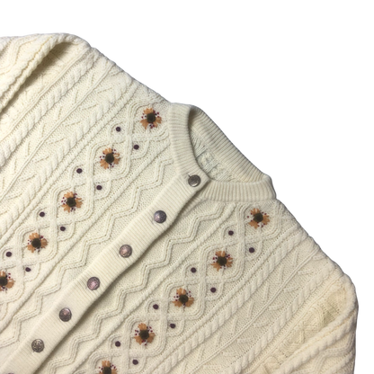 Vintage White Cardigan with Flower Embroidery 16